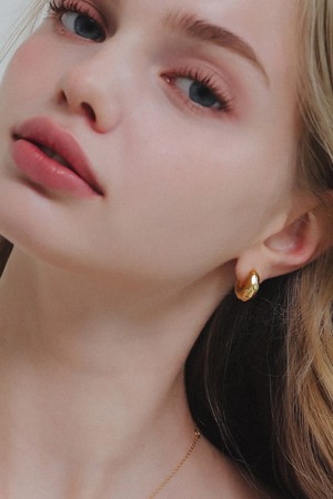 볼드 해머 텍스처 원터치 실버 귀걸이 M03914