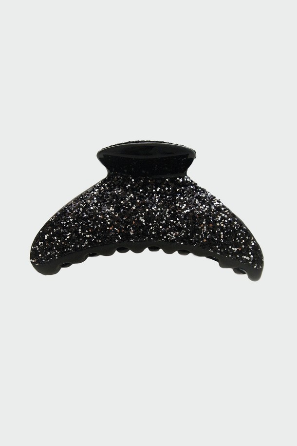 블랙과 브라운 컬러의 스팽글 장식이 돋보이는 여성용 하프 집게핀 Bh0955입니다. 셀룰로오스 소재로 제작되어 가볍고 편안한 착용감을 선사하며, 9cm X 3.8cm의 콤팩트한 사이즈로 다양한 헤어스타일에 활용하기 좋습니다. 심플하면서도 시크한 스타일을 연출하며, 개별 및 선물 포장 옵션으로 소중한 분께 선물하기에도 좋습니다.
