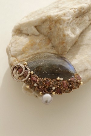 루비 래브라도 원석 반달 브로치 Bb0455