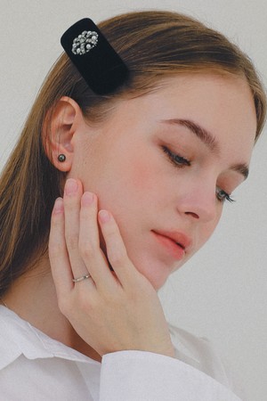 벨벳 진주 큐빅 눈꽃 자동핀 H01471