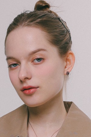 로즈골드 꼬냑 큐빅 귀걸이 M04020