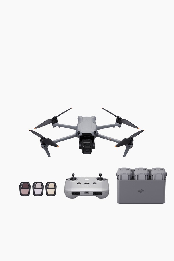 [DJI] 에어 3S 플라이 모어 콤보 (DJI RC-N3)는 여행과 항공 촬영에 최적화된 드론입니다. 듀얼 카메라 시스템을 통해 16mm(1") 50MP 메인 카메라와 12mm(1/1.3") 48MP 보조 카메라로 선명한 영상을 담을 수 있으며, 최대 4K/120fps 동영상 촬영과 14스톱의 다이내믹 레인지를 지원합니다. 45분 최대 비행 시간, 32km 최대 비행 거리, 12m/s 최대 풍속 저항 등 강력한 비행 성능을 자랑하며, 42GB 내장 메모리와 최대 512GB microSD를 지원하여 넉넉한 저장 공간을 제공합니다. 전방위 장애물 감지 시스템, 스마트 RTH, 프리 파노라마 촬영 등 다양한 기능을 통해 안전하고 창의적인 항공 촬영 경험을 선사합니다.
