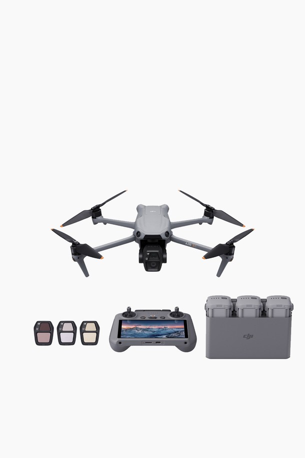 [DJI] Air 3S 플라이 모어 콤보 (DJI RC 2)는 항공 촬영, 전문가급 영상 제작, 야간/풍경/인물 촬영에 최적화된 드론입니다. 최대 45분 비행, 32km 비행 거리를 제공하며, 12m/s 내풍 성능으로 안정적인 비행이 가능합니다. 광각 50MP(FOV 84°, f/1.8) 및 망원 48MP(FOV 35°, f/2.8) 카메라를 통해 고품질 사진 및 영상을 촬영할 수 있습니다. 야간 전방위 장애물 감지, O4 동영상 전송 시스템, 10-bit HDR, ActiveTrack 360° 등 다양한 기능을 지원합니다. 42GB 저장 용량과 PD 고속 충전을 지원하며, -10~40°C에서 작동합니다.

