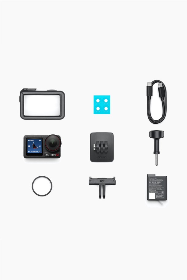 DJI Osmo Action 5 Pro (오즈모 액션 5 프로) 스탠다드 콤보는 4K/120fps 동영상 촬영, 155° 초광각 렌즈를 탑재하여 역동적인 영상을 담아냅니다. 전후면 OLED 터치스크린으로 촬영 정보 확인 및 간편한 조작이 가능하며, 47GB 내장 메모리로 넉넉한 저장 공간을 제공합니다. 20m 방수 및 케이스 사용 시 60m 방수 성능을 지원하여, 수상 스포츠 및 다이빙 등 다양한 환경에서 활용 가능합니다. RockSteady 3.0, HorizonSteady, SuperNight 모드 등 다양한 특수 기능으로 더욱 선명하고 안정적인 영상을 표현하며, Wi-Fi 6.0, Bluetooth 5.1 및 USB Type-C 연결을 지원합니다. 1950mAh 배터리는 4시간 사용 가능하며, 15분 충전으로 2시간 촬영할 수 있습니다.
