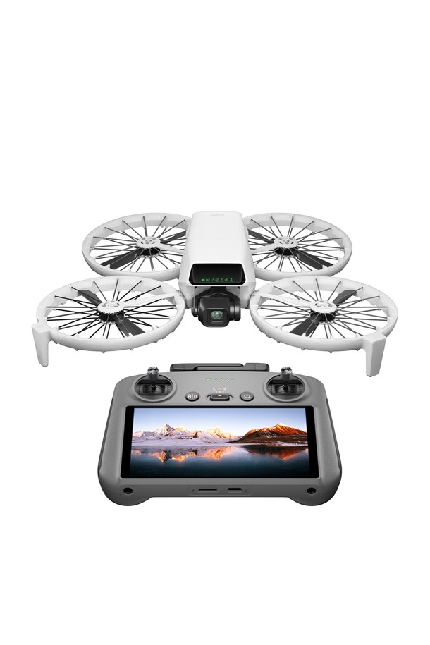 DJI 플립 (RC 2)는 4K 60fps 촬영, 48MP 사진, 82.1° FOV, f/1.7 조리개 카메라 사양을 갖춘 드론 카메라입니다. 3축 짐벌 안정화, 장애물 감지, ActiveTrack 4.0, MasterShot 등 다양한 기능을 제공하여 안정적인 항공 촬영과 브이로그, 스포츠, 풍경 촬영에 적합합니다. 최대 비행시간 31분, 최대 비행거리 14km를 지원하며, 접이식 디자인에 249g 이하의 가벼운 무게로 휴대성이 뛰어납니다. GPS, Galileo, BeiDou 위성 시스템과 Wi-Fi를 지원하며, 화이트와 그레이 두 가지 색상으로 출시됩니다.
