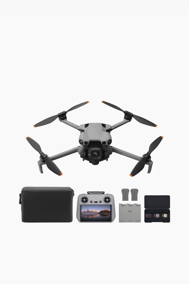 DJI Mini 5 Pro 플라이 모어 콤보 플러스 (DJI RC 2)는 1인치 CMOS 50MP 센서, 24mm 초점거리, f/1.8 조리개를 탑재하여 선명한 4K 영상 촬영이 가능한 드론입니다. 3축 짐벌 안정화, 전방향 장애물 감지, ActiveTrack 360° 등 스마트한 비행 기능과 최대 52분 비행 시간, 12m/s 내풍성으로 안정적인 촬영을 지원합니다. 드론 본체, 리모컨, 예비 프로펠러 등을 포함한 구성품으로, 42GB 저장 공간을 제공합니다. 접었을 때 157x95x68mm, 펼쳤을 때 255x181x91mm 크기이며, 무게는 249.9g입니다. 그레이 색상으로 출시되었습니다.
