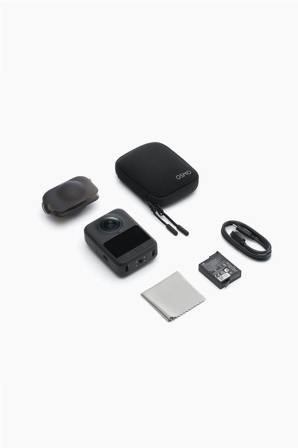 DJI(디제이아이) Osmo 360(오즈모 360) 스탠다드 콤보는 360도 촬영, 8K 파노라마 영상, 120MP 파노라마 사진 촬영을 지원하는 액션캠입니다. 1/1.7인치 CMOS 센서, 듀얼 와이드앵글 렌즈를 탑재하여 생생한 화질을 제공하며, HorizonSteady 안정화 및 RockSteady 3.0 기술로 흔들림 없는 영상을 얻을 수 있습니다. IP68(10m) 방수 기능, 제스처 컨트롤, 음성 명령, 블루투스 연결, Wi-Fi 6.0을 지원하여 편리하게 사용할 수 있습니다. 최대 100분 사용 가능한 1950mAh 배터리, 128GB 내장 메모리, microSD 확장을 지원합니다. 액션 촬영, 스포츠, 브이로그, 수중 촬영 등 다양한 용도로 활용 가능합니다.
