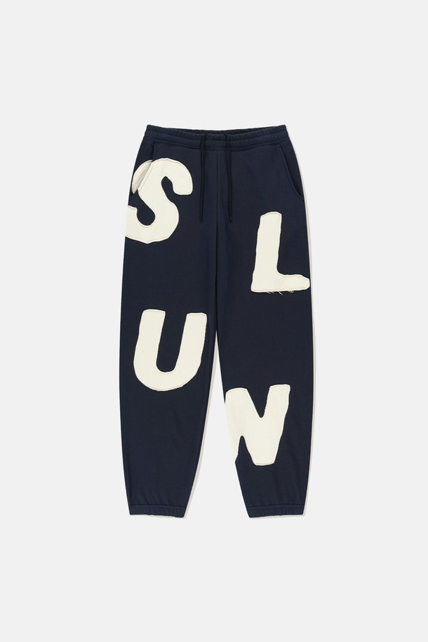 SUNLOVE - 캐주얼팬츠 - Capital Sweatpants Navy