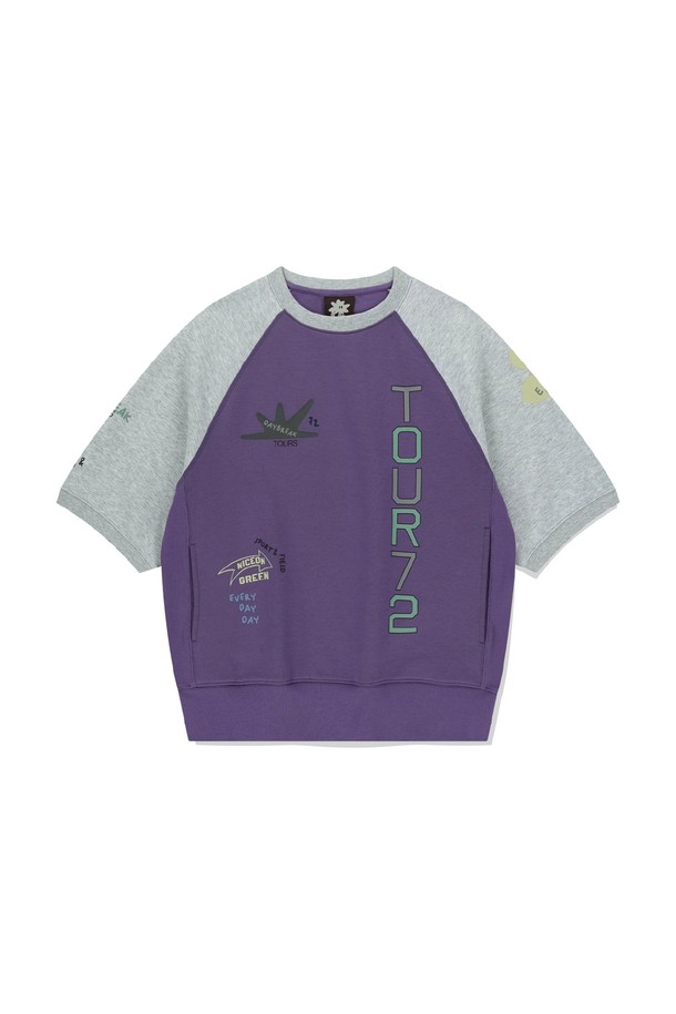 보라색과 그린 컬러가 돋보이는 Doodle S/S 크루넥 스웻셔츠입니다. 면 73%와 폴리에스터 27% 혼방 소재로 제작되어 부드럽고 유연한 촉감을 제공하며, 봄, 여름 시즌 스포츠 및 캐주얼 스타일 연출에 적합합니다. 반소매 디자인에 밑단과 소맷단 밴딩, 사이드 밴딩, 포켓 디테일이 더해져 활동성을 높였습니다. 베트남에서 제조되었습니다.
