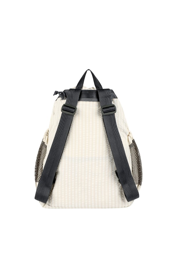 투어러 짐색 아이보리 그리드는 캐주얼, 미니멀, 시티보이 스타일을 추구하는 남성분들을 위한 짐색입니다. 여행룩, 캠핑룩, 산책룩 등 다양한 TPO에 활용하기 좋으며, 폴리에스터와 레이온 혼방 소재로 제작되어 튼튼합니다. 아이보리 컬러 바탕에 체크 무늬가 포인트로 들어가 있으며, 등판 지퍼 포켓과 메쉬 포켓이 있어 수납력을 높였습니다. YKK 지퍼와 데이브레이크 심볼 라벨을 사용하여, 디자인뿐만 아니라 디테일에도 신경 쓴 제품입니다.
