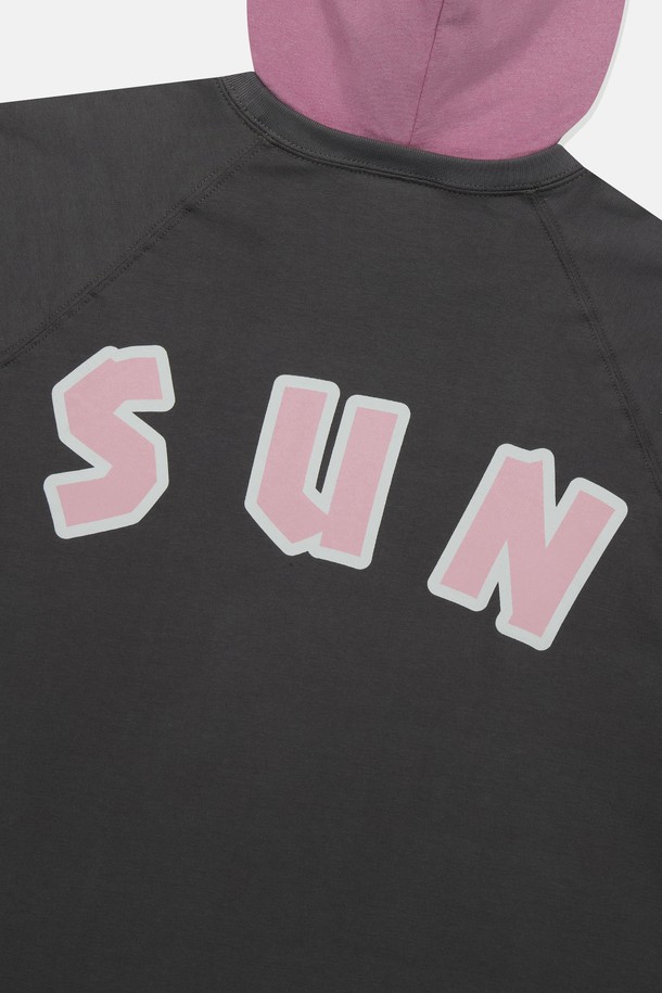 SUNLOVE - 긴팔티셔츠 - Team Layered Hooded Tee Charcoal