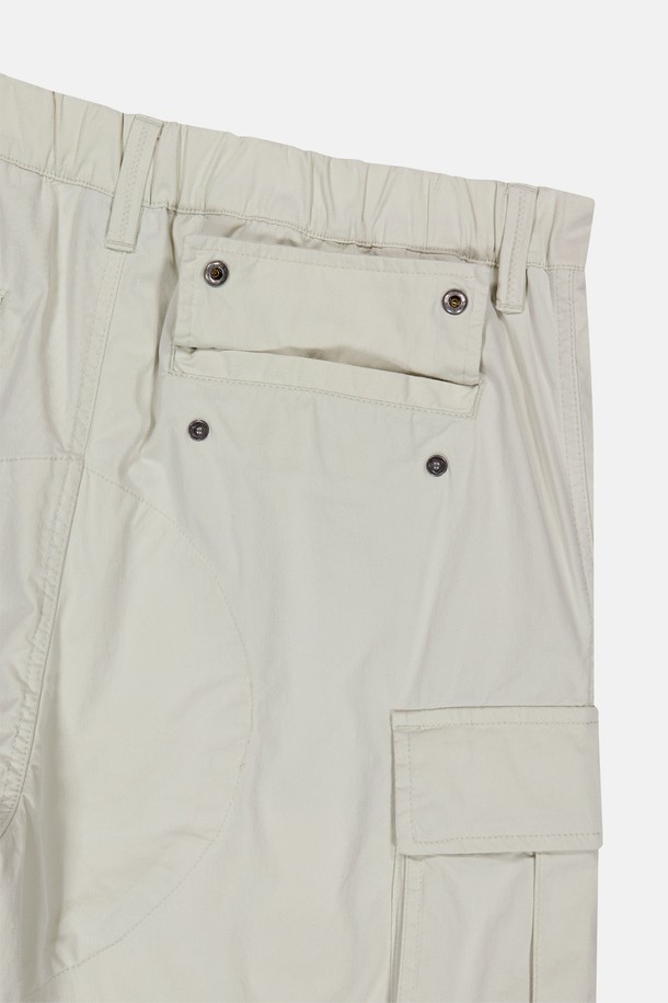 SUNLOVE - 하프팬츠 - Square Cargo Shorts Ivory