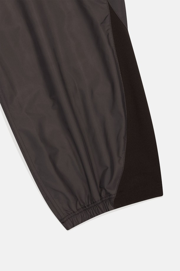 SUNLOVE - 캐주얼팬츠 - Prosum Track Pants Brown