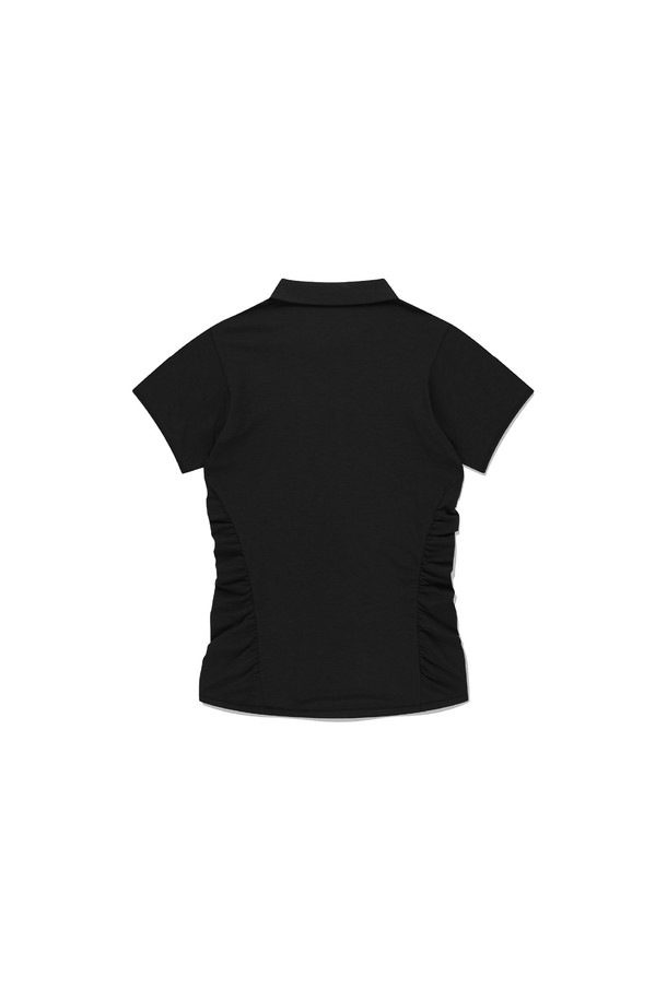 W Polartec Delta FlexAir Polo Black은 부드러운 촉감과 뛰어난 통기성을 자랑하는 여성용 폴로 티셔츠입니다. 흡습속건, 냉감, 방취 기능이 있어 여름철 골프 및 일상 활동에 적합하며, 레귤러 핏과 반소매 기장으로 편안한 착용감을 제공합니다. Polartec Delta 원단을 사용하여 기능성을 높였으며, 몸판 사이드 셔링, 곡선 스티치, 전면 스냅 여밈 디테일로 스포티한 스타일을 연출합니다.
