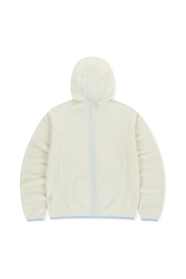 아이보리 컬러의 폴라텍 알파 후드 집업으로, 가볍고 통기성이 뛰어나 봄, 가을 간절기에 활용하기 좋습니다. 가볍고 부드러운 폴리에스터 소재로 제작되었으며, 레귤러 핏으로 편안하게 착용할 수 있습니다. 일상복과 아웃도어 활동 모두에 적합하며, 핑거홀과 밴드 마감 디테일로 활동성을 높였습니다. 스포티, 캐주얼, 미니멀한 스타일을 연출하며, 동네 마실, 산책, 캠핑 등 다양한 TPO에 매치하기 좋습니다. 로고 자수 디테일이 돋보이는 후드 집업입니다.
