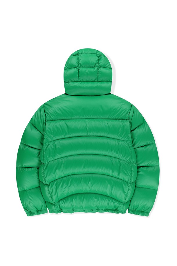 Halo(헤일로) 구스다운 재킷 Green은 겨울철 일상과 여행, 캠핑 등 다양한 TPO에 활용 가능한 남녀 공용 아우터입니다. 캐주얼, 스포티, 고프코어 스타일을 아우르는 무지 디자인의 오버핏 패딩으로, 부드러운 촉감과 두꺼운 두께감으로 뛰어난 보온성을 제공합니다. 90:10 거위털 충전재를 사용하여 가볍고 따뜻하며, YKK 지퍼, 2-way 지퍼, 후드 및 밑단 스트링 조절, 소매 밴드 벨크로 조절, 내부 포켓 등 다양한 디테일이 돋보입니다. 사이즈 조절이 용이하며, 긴 소매와 크롭 기장으로 트렌디한 스타일을 연출할 수 있습니다.
