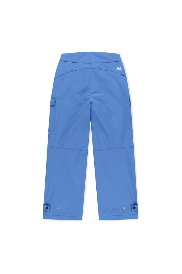 **Velo 소프트쉘 카고 팬츠 블루**는 남성용 바지로, 가을, 겨울 시즌에 스포티한 스타일을 연출하기 좋습니다. 폴리에스터, 나일론, 스판덱스 혼방 소재로 제작되어 부드러운 촉감과 두꺼운 두께감, 뛰어난 보온성을 제공합니다. 방수, UV 차단 기능으로 야외 활동에도 적합하며, 허리 사이즈 조절 밴딩과 밑단 스냅 조절 기능으로 편안한 착용감을 선사합니다. 카고 포켓과 사이드 밑단 지퍼 디테일, 메쉬 소재 통기성으로 기능성을 더해 골프룩, 캠핑룩 등 다양한 TPO에 활용 가능합니다. 무지 디자인의 레귤러핏 긴바지로, 캐주얼하고 미니멀한 스타일을 즐기는 분들께 추천합니다.
