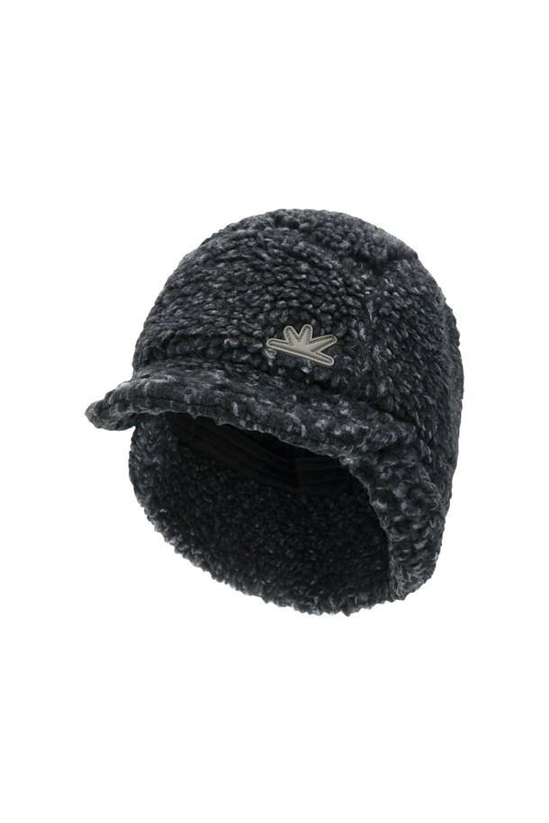 Sherpa Fleece Earflap Cap (셔파 플리스 이어플랩 캡) 헤더 차콜은 겨울, 가을 시즌에 착용하기 좋은 보온용 모자입니다. 부드러운 촉감의 폴리에스테르, 면 혼방 소재로 제작되었으며, 안쪽은 기모 처리되어 더욱 따뜻합니다. 모자 깊이 17.5cm, 챙 넓이 5.7cm이며, 무지 디자인에 이어플랩과 고무 라벨로 포인트를 주었습니다. 후면 트임과 스트랩 조절 기능으로 편안한 착용감을 제공하며, 캐주얼, 미니멀, 클래식 스타일의 겨울 데일리룩, 산책룩, 여행룩에 잘 어울립니다.
