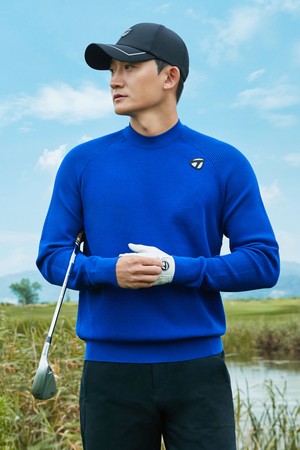 [테일러메이드] [엑셀러]25FW 남성 레터링 자카드 하이넥 니트 TMSHO3222-907_BLUE-a