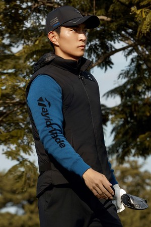 [테일러메이드] [엑셀러]25FW 남성 인퀼팅 다운 베스트 TMDVO4101-199_BLACK-a