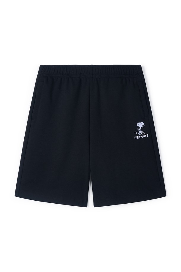 남성 스누피 트레이닝 팬츠 FPBPT279M는 편안한 일상 및 캐주얼 스타일을 위한 트레이닝 팬츠입니다. 면과 폴리에스테르 혼방 소재로 제작되어 사계절 내내 활용 가능하며, 멜란지 그레이, 블랙, 크림 세 가지 색상으로 출시되었습니다. 밴딩 처리되어 편안한 착용감을 제공하며, 스누피 캐릭터 패턴이 귀엽고 사랑스러운 포인트를 더합니다. 집콕룩, 동네 마실룩, 산책룩 등 다양한 TPO에 맞춰 캐주얼, 스트릿, 미니멀 스타일을 연출할 수 있습니다.
