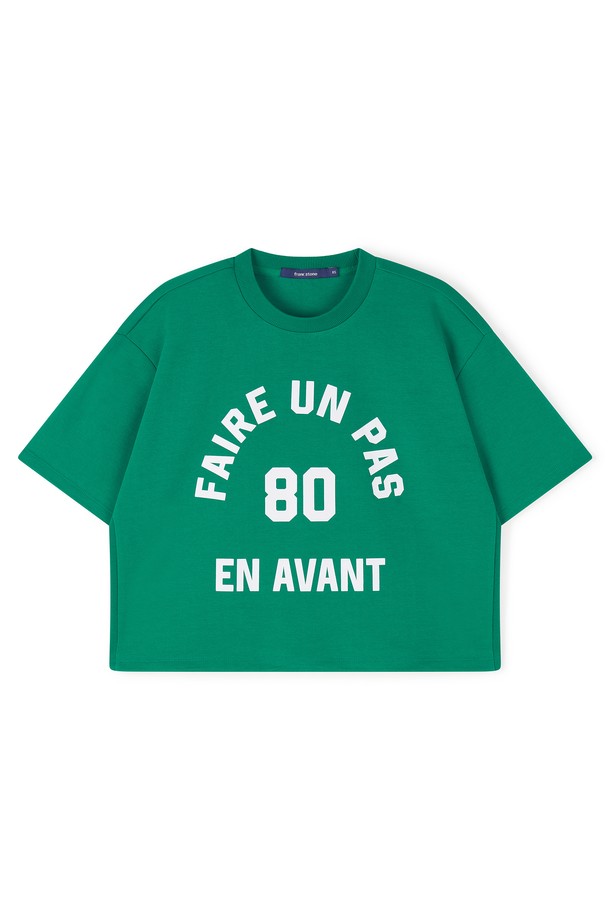 여성스러운 스타일을 연출하는 "여성 SET-UP 레터링 반팔 티셔츠"입니다. 부드러운 면과 폴리에스터 혼방 소재로 제작되어 편안한 착용감을 선사합니다. 귀여운 스누피/피너츠 캐릭터 디자인과 "UN IRE, 80 EN AVANT" 레터링이 돋보이며, 크롭 기장으로 트렌디함을 더했습니다. 멜란지 그레이, 다크 그레이, 그린, 크림 4가지 컬러로 출시되어, 동네 마실룩, 봄 소풍룩 등 다양한 스타일에 활용하기 좋습니다. 캐주얼, 미니멀, 스트리트 스타일을 즐겨 입는 분들께 추천합니다.
