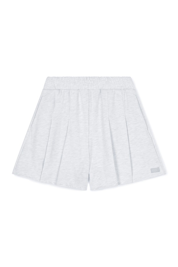 여성 SET-UP 트레이닝 스커트 팬츠 FPBPT736F입니다. 라이트 그레이와 크림 두 가지 색상으로 출시되었으며, 봄, 여름, 가을 계절에 활용하기 좋은 제품입니다. 스포티하고 캐주얼한 스타일을 연출할 수 있으며, 가볍고 편안한 착용감을 제공합니다. A라인의 스커트 팬츠 디자인에 루즈핏으로 편안함을 더했으며, 밴딩 처리로 활동성을 높였습니다. 동네 마실룩, 피트니스룩, 여행룩 등 다양한 TPO에 맞춰 캐주얼, 스포티, 미니멀한 스타일을 연출해보세요.
