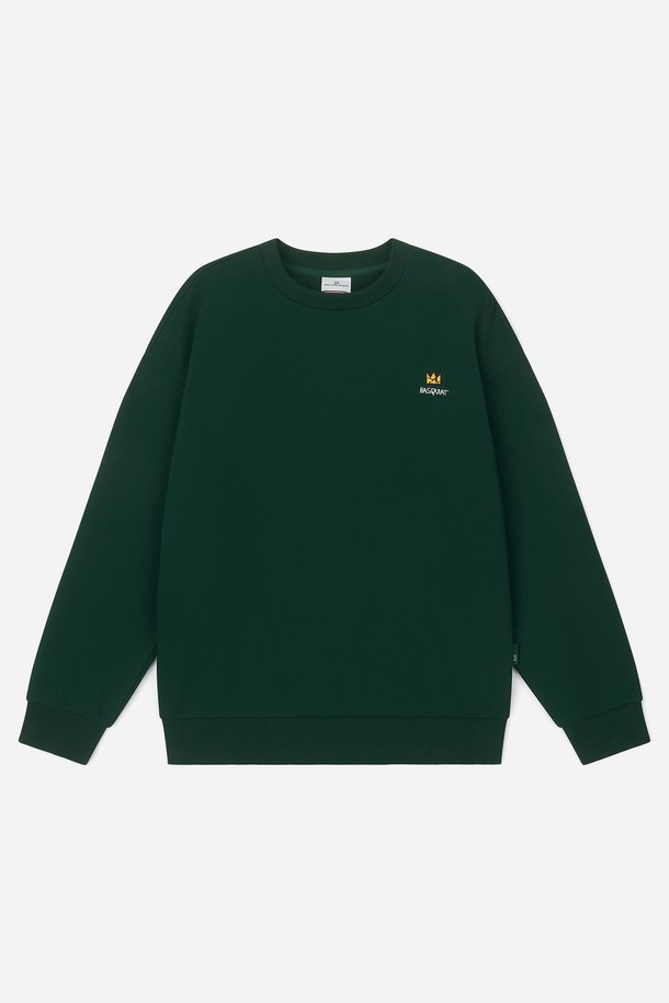 CROWN (크라운) 백 프린팅 스웨트 셔츠 BPDTS481U는 바스키아 콜라보레이션 에디션으로, 가슴 부분 바스키아 자수와 백 프린팅 크라운 디자인이 돋보이는 제품입니다. 헌터 그린(Hunter Green), 오트밀(Oatmeal), 베이지(Beige), 멜란지 그레이(Melange Grey), 블랙(Black) 5가지 색상으로 출시되었으며, 가을/겨울 시즌 데일리룩과 가을 나들이룩에 적합합니다. 면과 폴리에스테르 혼방 소재로 제작되어 편안한 착용감을 제공하며, 오버핏의 라운드넥 긴소매 디자인으로 캐주얼, 스트리트, 미니멀 스타일을 연출하기 좋습니다.
