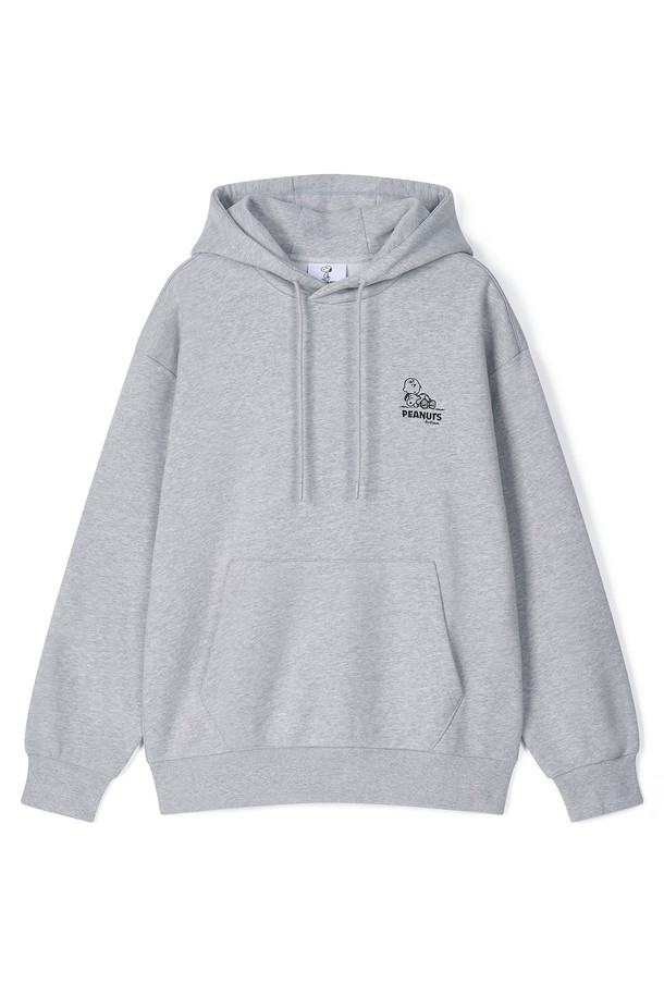 남성용 SET-UP 스누피 그래픽 후드 티셔츠 FPDTS473M입니다. 캐주얼 스타일의 이 후드 티셔츠는 봄, 가을, 겨울 모두 착용 가능하며, 일상복으로 적합합니다. 부드러운 면 소재에 레귤러핏으로 제작되었으며, 두꺼운 두께감으로 따뜻함을 더했습니다. 스누피 그래픽 패턴이 돋보이며, 긴 소매와 후드 디자인으로 편안함과 스타일을 동시에 잡았습니다. 그레이 색상으로 어떤 옷에도 잘 어울려 활용도가 높습니다.
