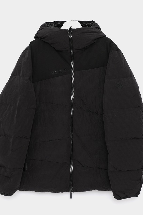 MONCLER - 다운/패딩 - 몽클레어 타카나 패치로고 후드 패딩 남성 자켓 1A00181 596AE 999 TACANA