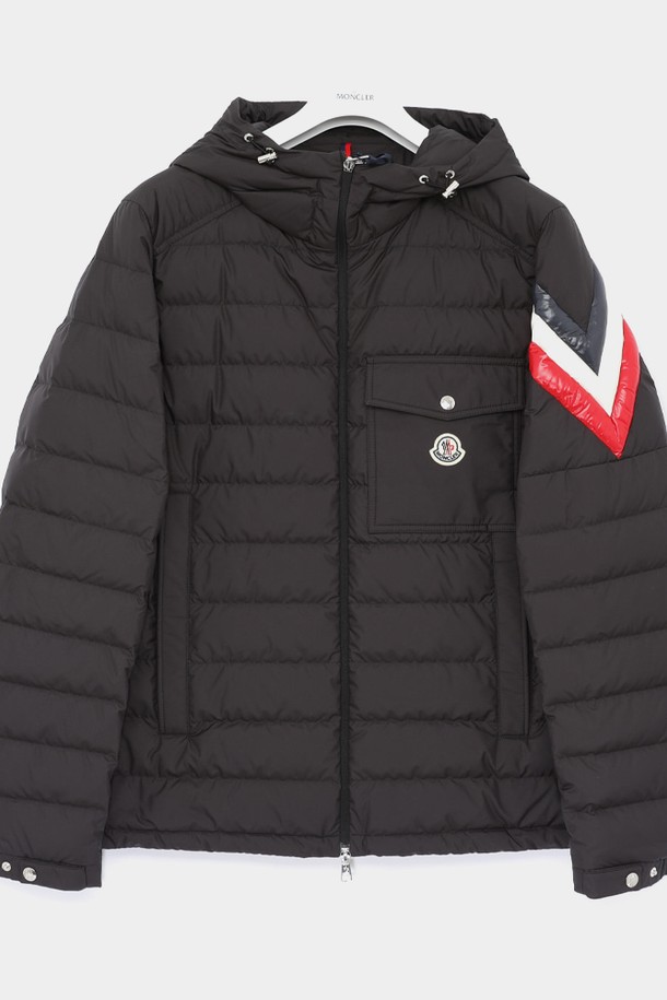 MONCLER - 다운/패딩 - 몽클레어 베라드 패치로고 삼선 후드 패딩 남성 자켓 1A00012 54A81 999 BERARD