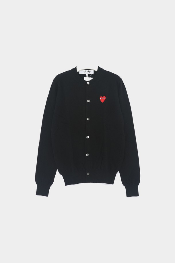 Comme des Garçons - 가디건 - 꼼데가르송 플레이 하트패치로고 울 크루넥 여성 가디건 AXN007051 BLACK