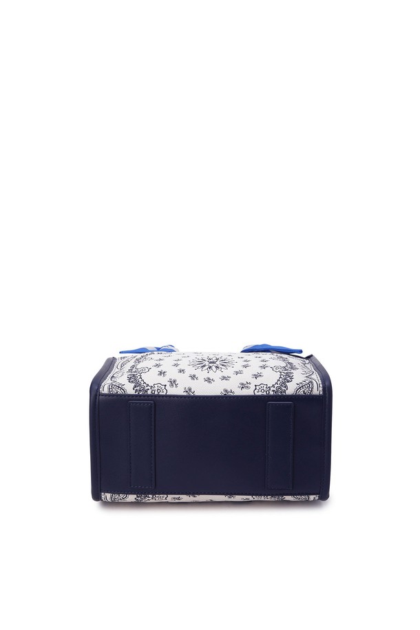 상품 슬라이드 이미지 1