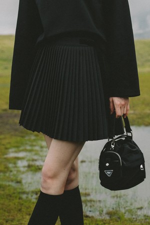 벨티드 플리츠 스커트_BLACK-a