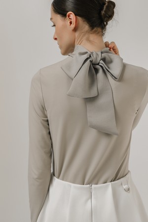 로맨틱 타이 퍼포먼스 탑_BEIGE-a