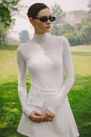 [화이트 3차 예약배송] 소프트 메쉬 롱슬리브 베이스 탑_WHITE-a