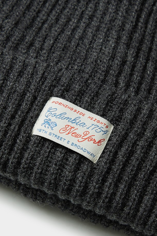 COLUMBIA UNIVERSITY - 모자 - SL-LABEL RELAX FIT KNIT BEANIE 차콜