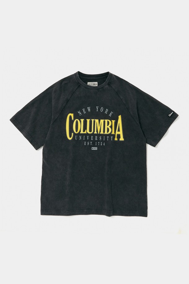 CU VTG 크랙 로고 미네랄 워시드 S/S 티셔츠 차콜은 빈티지 무드의 남성 반팔 티셔츠입니다. 260g 헤비 코튼 소재에 미네랄 워싱 가공을 더해 묵직하고 부드러운 촉감을 선사합니다. 라운드넥 디자인과 세미 오버핏, 릴랙스 핏으로 편안한 착용감을 제공하며, 래글런 소매와 1754 FLAG 소매 디테일이 특징입니다. 차콜 컬러에 로고와 프린트 패턴으로 캐주얼하고 미니멀한 스타일을 연출하기 좋습니다. 봄, 여름 시즌 일상복으로 활용하기 좋은 아이템입니다.
