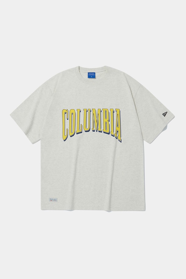 VTG 크랙 로고 S/S 티셔츠 오트밀은 편안한 일상룩을 위한 베이직 스타일의 반팔 티셔츠입니다. 오트밀 및 라이트멜란지 두 가지 색상으로 출시되었으며, 봄, 여름 시즌에 착용하기 좋습니다. 면 소재로 제작되어 부드러운 촉감을 제공하며, 세미 오버핏으로 편안하게 착용 가능합니다. 전면에 빈티지 크랙 프린팅된 COLUMBIA 로고와 소매 1754 FLAG 와펜, 우측 하단의 COLUMBIA N.Y.C 포인트 라벨이 디자인의 특징입니다. 동네 마실룩이나 여행룩에 캐주얼하고 미니멀하게 코디하기 좋습니다.
