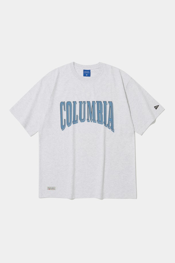 VTG CRACK LOGO S/S 티셔츠 LIGHT MELANGE는 캐주얼하고 베이직한 스타일의 남녀 공용 반팔 티셔츠입니다. 봄, 여름 시즌에 적합하며, 일상복으로 활용하기 좋습니다. "COLUMBIA VINTAGE" 로고의 크랙 프린팅과 "COLUMBIA N.Y.C" 포인트 라벨, 1754 FLAG 소매 라벨이 특징입니다. 싱글 저지 면 원단으로 제작되었으며, 세미오버핏의 라운드넥 디자인입니다. 동네 마실룩 또는 산책룩에 미니멀한 스타일을 더해줍니다.
