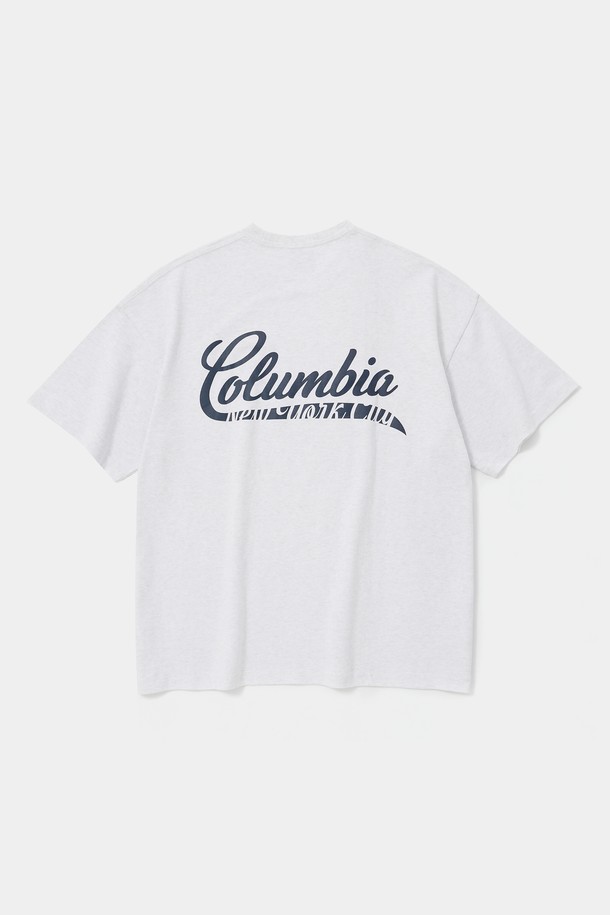 CU BIG WAVE LOGO S/S 티셔츠 라이트멜란지는 캐주얼, 미니멀, 스트리트 스타일을 즐기는 분들을 위한 반팔 티셔츠입니다. 봄, 여름 시즌에 어울리는 공용 의류로, 동네 마실룩이나 여행룩에 적합합니다. 부드러운 면 소재로 제작되었으며, 오버핏으로 편안한 착용감을 선사합니다. 라운드넥 디자인에 앞면과 뒷면에 빅웨이브 로고 프린팅, 그리고 Columbia University in the City of New York Est. 1754 그래픽이 돋보입니다. 라이트멜란지, 블랙 블루 다크 네이비, 내추럴 베이지 3가지 색상으로 만나보세요.
