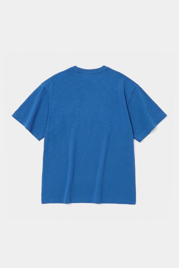 STREET ARCH LOGO S/S 티셔츠 블루는 캐주얼 및 스트릿 스타일을 선호하는 분들을 위한 반팔 티셔츠입니다. 봄, 여름 시즌에 적합하며, 오버핏으로 편안한 착용감을 제공합니다. 라운드넥 디자인에 부드러운 촉감의 슬럽 코튼 소재로 제작되었습니다. 티셔츠 앞면에는 Columbia Street 아치 로고 아플리케가, 하단 왼쪽에는 Columbia Classic 라벨이 포인트로 들어가 있습니다. 동네 마실룩, 여행룩 등 다양한 TPO에 활용하기 좋은 아이템입니다.
