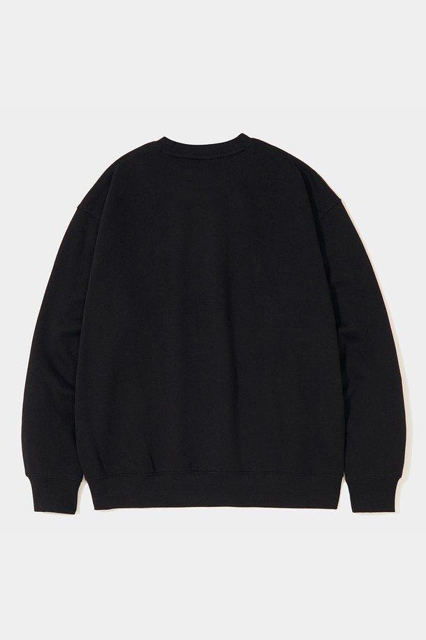 CU 시그 빅 플리스 크루넥_블랙은 캐주얼하고 미니멀한 스타일을 연출하는 공용 맨투맨/스웨트셔츠입니다. 부드러운 플리스 소재와 두꺼운 두께감으로 가을, 겨울철 따뜻하게 착용할 수 있으며, 오버핏 디자인으로 편안한 착용감을 제공합니다. 라운드넥에 Columbia(컬럼비아) 시그니처 빅 로고 프린트와 플래그 포인트 디테일이 돋보입니다. 블랙, 라이트 멜란지, 오트밀 세 가지 컬러로 출시되어 겨울 데일리룩, 집콕룩, 산책룩 등 다양한 TPO에 활용하기 좋습니다. 
