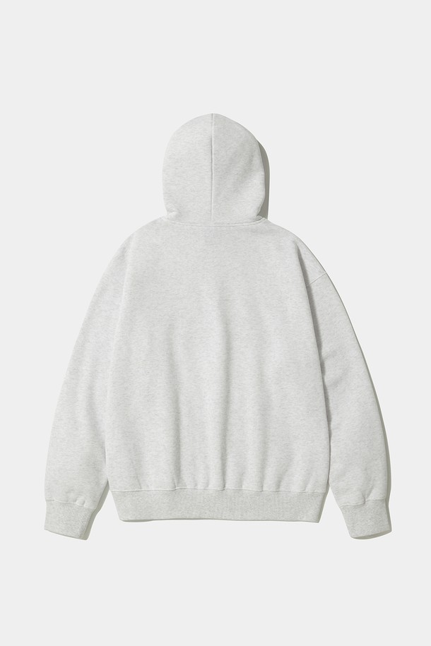 90'S ARCH 플리스 후디_라이트 밀란지는 캐주얼, 미니멀, 스트리트 스타일을 즐기는 분들을 위한 세미 오버핏 후드티입니다. 라이트밀란지, 오트밀 두 가지 색상으로 출시되었으며, 가을, 겨울에 따뜻하게 입을 수 있도록 두꺼운 두께감과 부드러운 플리스 안감을 적용했습니다. 90'S ARCH 로고 프린트가 돋보이며, COLUMBIA 사이드 라벨로 포인트를 더했습니다. 면, 폴리에스테르 혼방 소재로 제작되어 보온성이 뛰어나며, 겨울 데일리룩, 집콕룩, 산책룩 등 다양한 TPO에 활용하기 좋습니다. 크롭 기장과 긴 소매 디자인으로 트렌디한 스타일을 연출해보세요.
