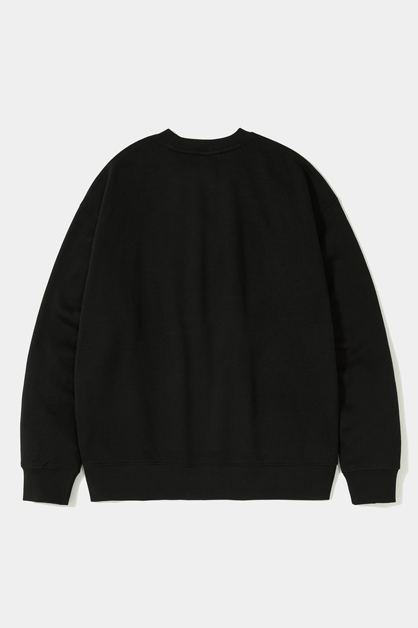 1754 아치 부클 플리스 크루넥_블랙은 캐주얼 및 스포티 스타일을 연출하기 좋은 남녀 공용 맨투맨입니다. 부드러운 플리스 안감과 두꺼운 두께감으로 가을, 겨울 시즌 보온성을 높였으며, 일상과 캐주얼한 분위기를 연출하기에 좋습니다. 블랙과 그레이 두 가지 색상으로 출시되었으며, COLUMBIA (컬럼비아) ARCH (아치) 부클 자수와 COLUMBIA (컬럼비아) FLAG (플래그) 와펜으로 포인트를 더했습니다. 세미 오버핏과 라운드넥 디자인으로 편안한 착용감을 제공하며, 긴 소매 기장으로 따뜻함을 더했습니다. 집콕룩, 산책룩 등 다양한 TPO(Time, Place, Occasion)에 활용하기 좋습니다.
