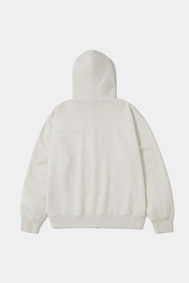 CU 아치 플리스 집업 후디 오트밀은 캐주얼, 미니멀, 스트리트 스타일을 즐기는 분들을 위한 겨울, 가을 필수 아이템입니다. 면과 폴리에스테르 혼방의 부드러운 촉감과 두꺼운 두께로 따뜻함을 선사하며, 데일리룩, 집콕룩, 산책룩 등 다양한 TPO에 활용하기 좋습니다. 세미 오버핏으로 편안한 착용감을 제공하며, YKK 2-WAY 지퍼와 COLUMBIA FLAG 소매 디테일, COLUMBIA UNIVERSITY ARCH 로고 자수 디테일이 돋보입니다. 오트밀, 블랙, M.Grey, 크라운 네이비 4가지 색상으로 만나보세요.
