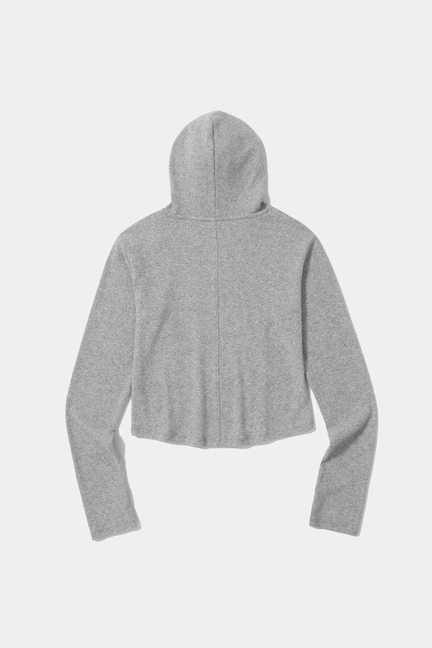 TINY SCRIPT 슬림 크롭 여성 후디_라이트 그레이는 캐주얼, 스포티, 미니멀 스타일을 추구하는 여성들을 위한 후드티입니다. 봄, 가을에 어울리는 이 후디는 일상복으로 활용하기 좋으며, 동네 마실룩, 피트니스룩, 봄 소풍룩 등 다양한 TPO에 매치할 수 있습니다. 라이트 그레이와 오트밀 두 가지 색상으로 출시되었으며, 폴리에스테르, 레이온, 스판덱스 혼방 소재로 제작되어 편안한 착용감을 선사합니다. 슬림핏 크롭 기장으로 트렌디함을 더했으며, 핑거홀 디테일과 커브드 절개, TINY SCRIPT 로고 자수 포인트로 디자인의 완성도를 높였습니다.
