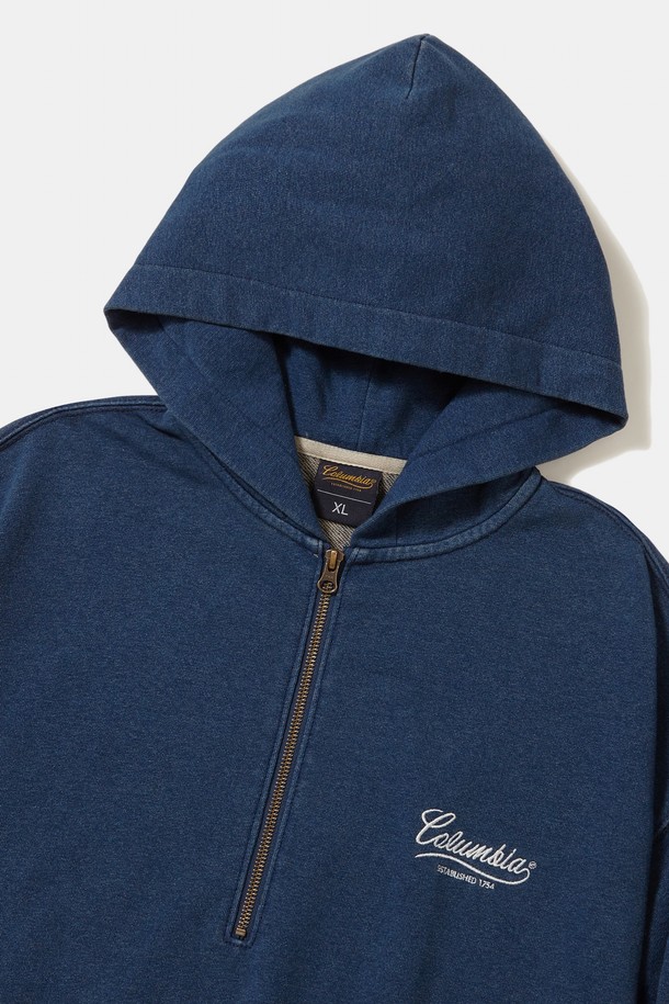 NY STREET TAIL 데님 테리 H/ZIP 후디_미드나잇 진은 편안함과 스타일을 모두 갖춘 공용 후드티셔츠입니다. 미드나잇 진과 블랙 진 두 가지 색상으로 출시되어, 캐주얼 및 스트릿 무드를 연출하기 좋습니다. 봄, 가을, 겨울 계절에 적합하며, 오버핏 레귤러 기장으로 제작되었습니다. 데님 테리 원단과 YKK 지퍼, Columbia Street 라벨을 사용하여 내구성과 디자인적 완성도를 높였습니다. 집콕룩이나 겨울 데일리룩에 활용하기 좋은 아이템입니다.
