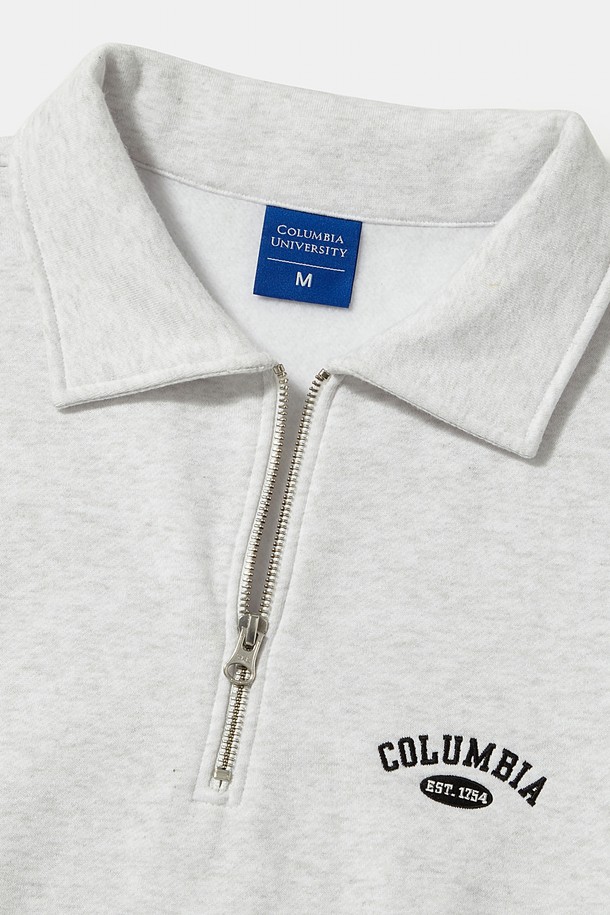 CU 아치 플리스 H/ZIP 스웨트셔츠_라이트 멜란지는 가을과 겨울, 일상에서 착용하기 좋은 공용 스웨트셔츠입니다. 오버핏으로 제작되어 편안한 착용감을 선사하며, 부드러운 플리스 안감과 두꺼운 두께감으로 따뜻함을 더했습니다. 라이트 멜란지 및 크라운 네이비 두 가지 색상으로 출시되었으며, YKK 지퍼와 Columbia 플래그 포인트 디테일, 반집업 디자인이 특징입니다. 캐주얼, 미니멀, 클래식 스타일을 즐기는 분들께 집콕룩, 겨울 데일리룩, 산책룩으로 추천합니다.
