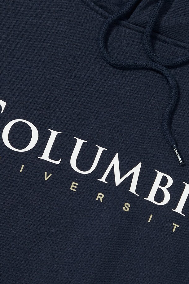 CU SIG 빅 플리스 후디_네이비는 가을, 겨울 시즌에 어울리는 공용 후드티입니다. 네이비와 라이트 멜란지 두 가지 색상으로 출시되었으며, 일상 캐주얼룩에 활용하기 좋습니다. 면 67%와 폴리에스테르 33% 혼방 소재로 제작되어 부드러운 촉감과 두께감을 자랑하며, 플리스 안감으로 보온성을 높였습니다. 세미 오버핏에 크롭 기장으로 트렌디함을 더했으며, 콜롬비아 플래그 포인트와 앞면 시그니처 로고 프린트가 특징입니다. 겨울 데일리룩, 집콕룩, 산책룩 등 다양한 TPO에 캐주얼, 미니멀, 스트리트 스타일로 활용해보세요.
